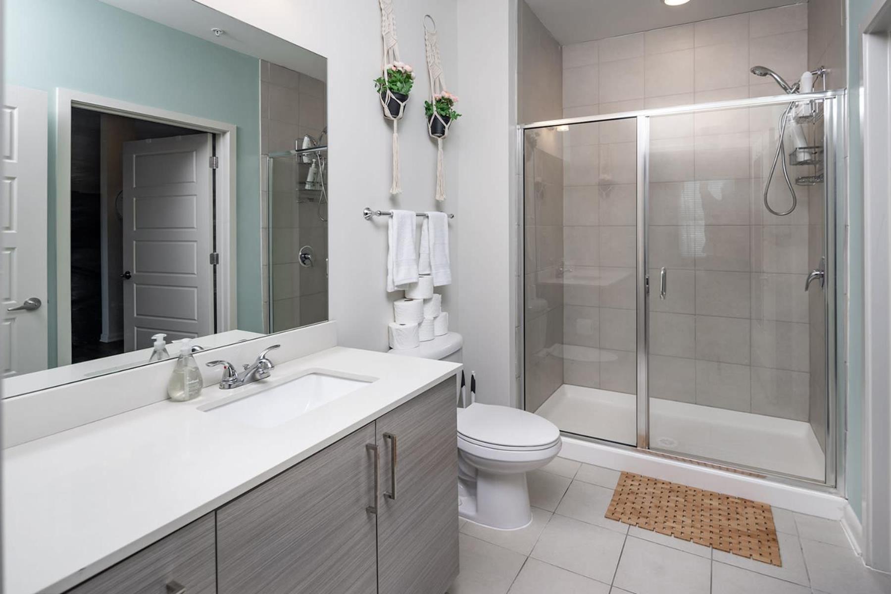 Uptown 4Th Ward Luxury Apt Year-Round Pool Шарлът Екстериор снимка