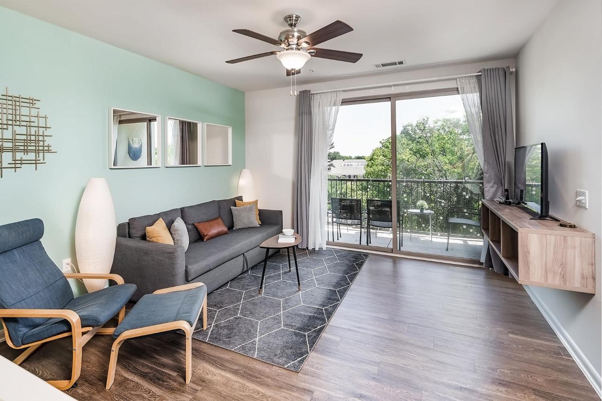 Uptown 4Th Ward Luxury Apt Year-Round Pool Шарлът Екстериор снимка