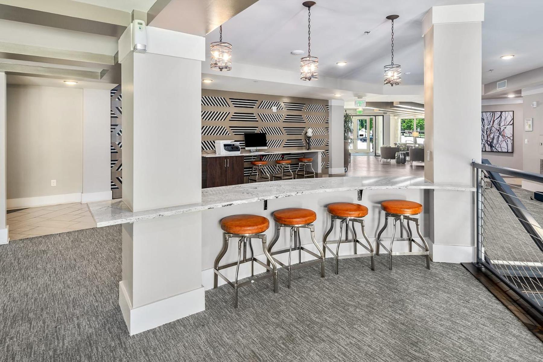 Uptown 4Th Ward Luxury Apt Year-Round Pool Шарлът Екстериор снимка