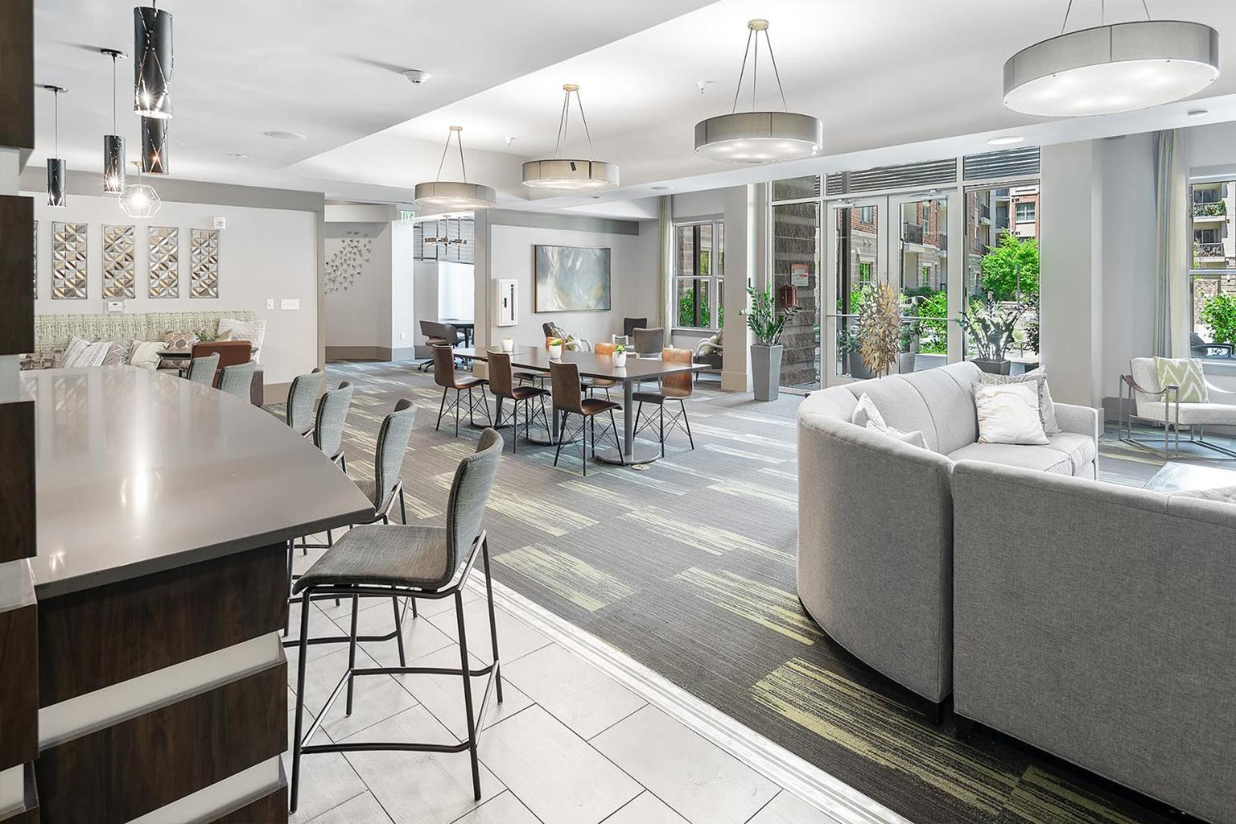 Uptown 4Th Ward Luxury Apt Year-Round Pool Шарлът Екстериор снимка
