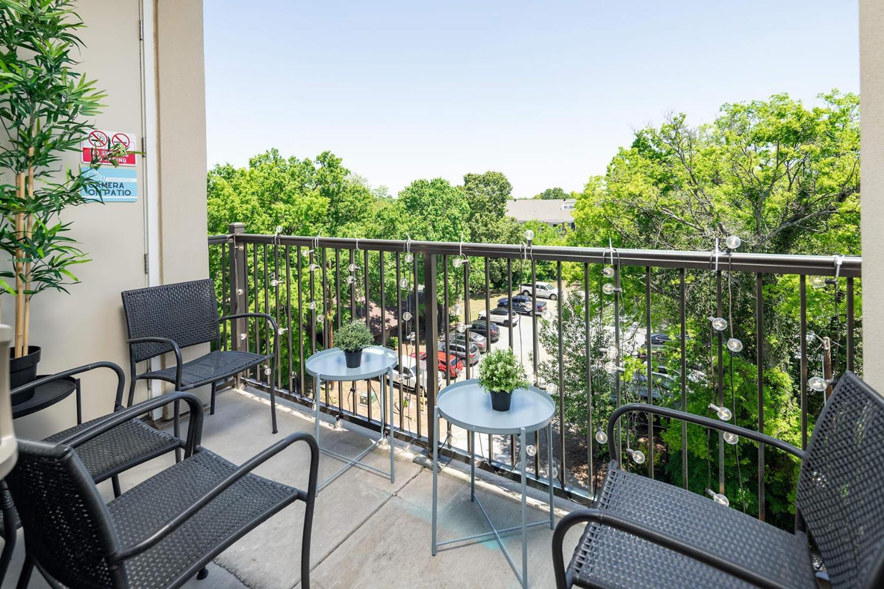 Uptown 4Th Ward Luxury Apt Year-Round Pool Шарлът Екстериор снимка