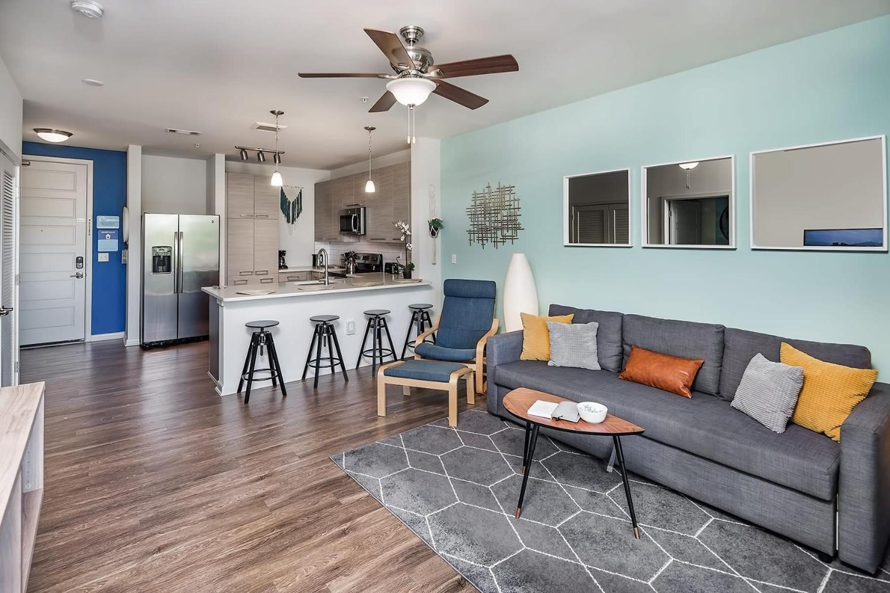 Uptown 4Th Ward Luxury Apt Year-Round Pool Шарлът Екстериор снимка