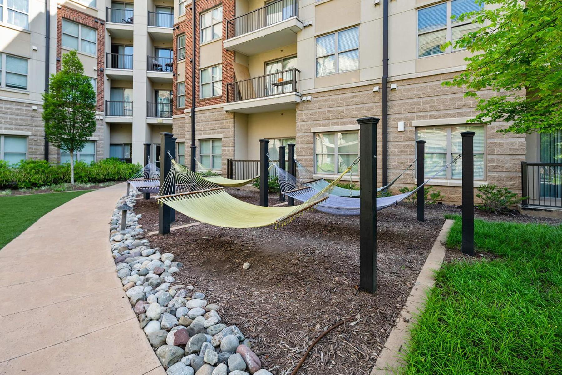 Uptown 4Th Ward Luxury Apt Year-Round Pool Шарлът Екстериор снимка
